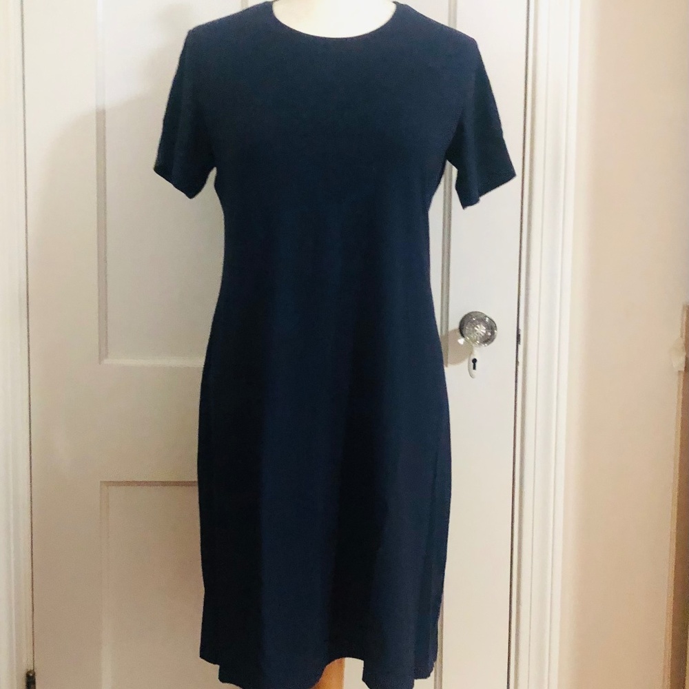 Theory knee length navy  T shirt dress size L